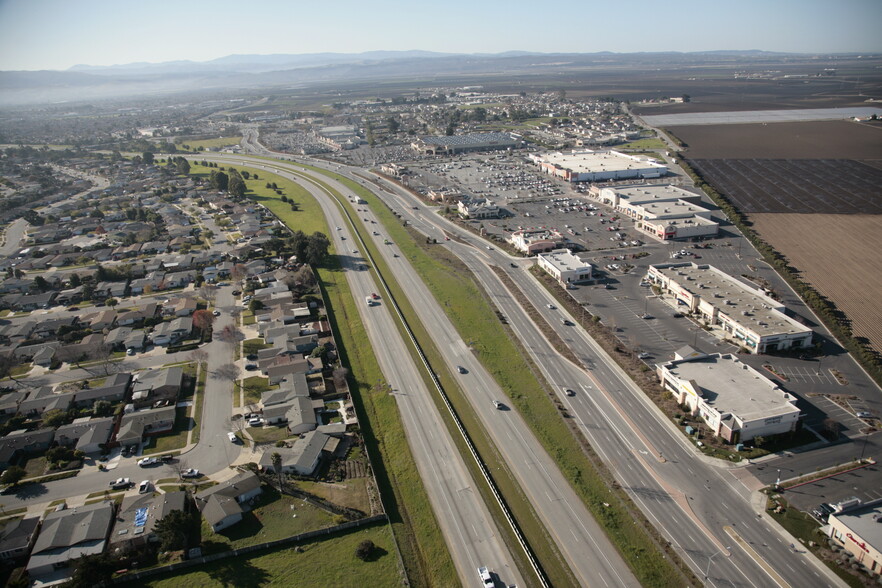 More Photos Of 1463-1473 N Davis Rd, Salinas Freestanding For Lease