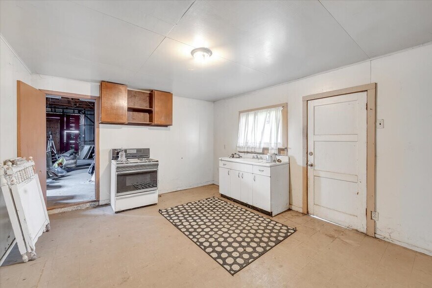 More Photos Of 18387 Chestnut Ave, Tuolumne Restaurant For Sale