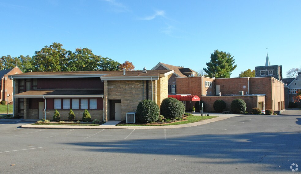 Primary Photo Of 1001 Franklin Ave SW, Roanoke Funeral Home For Sale
