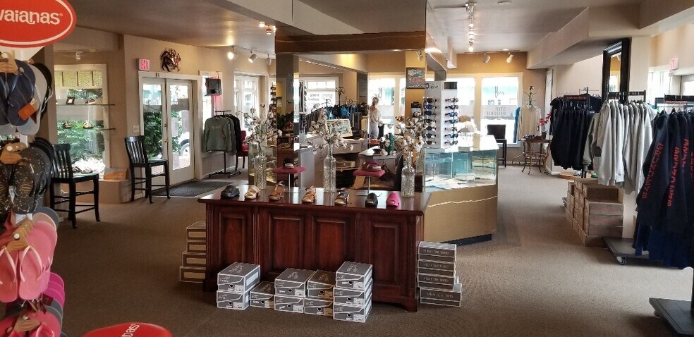 More Photos Of 101-107 S 1st St, La Conner Storefront For Sale