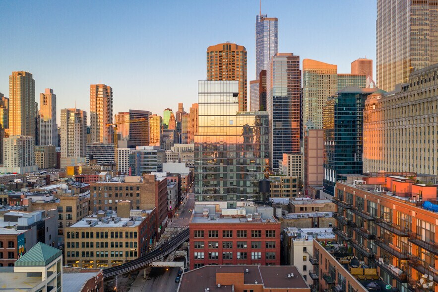 More Photos Of 221 W Hubbard St, Chicago Apartments For Lease