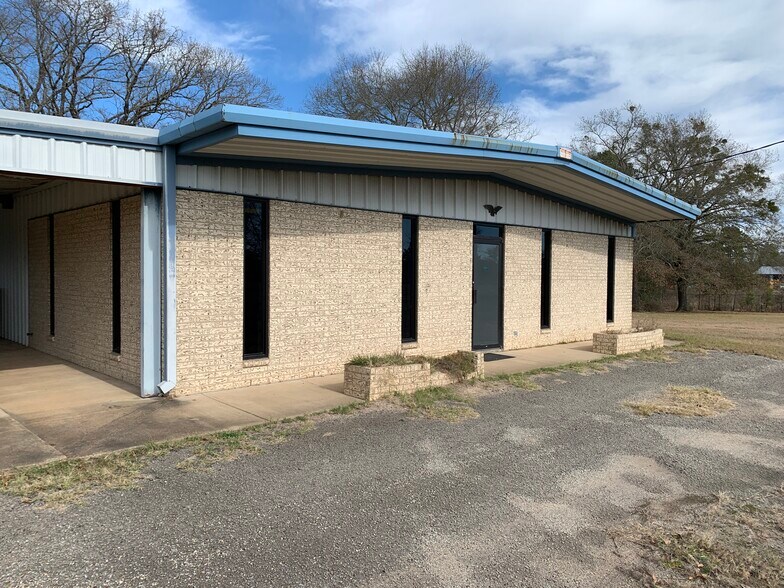 More Photos Of 6887 State Highway 31 E, Murchison Warehouse For Sale