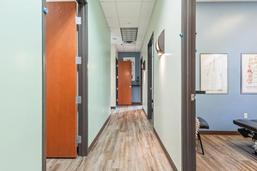 More Photos Of 16515 S 40th St, Phoenix Office For Sale