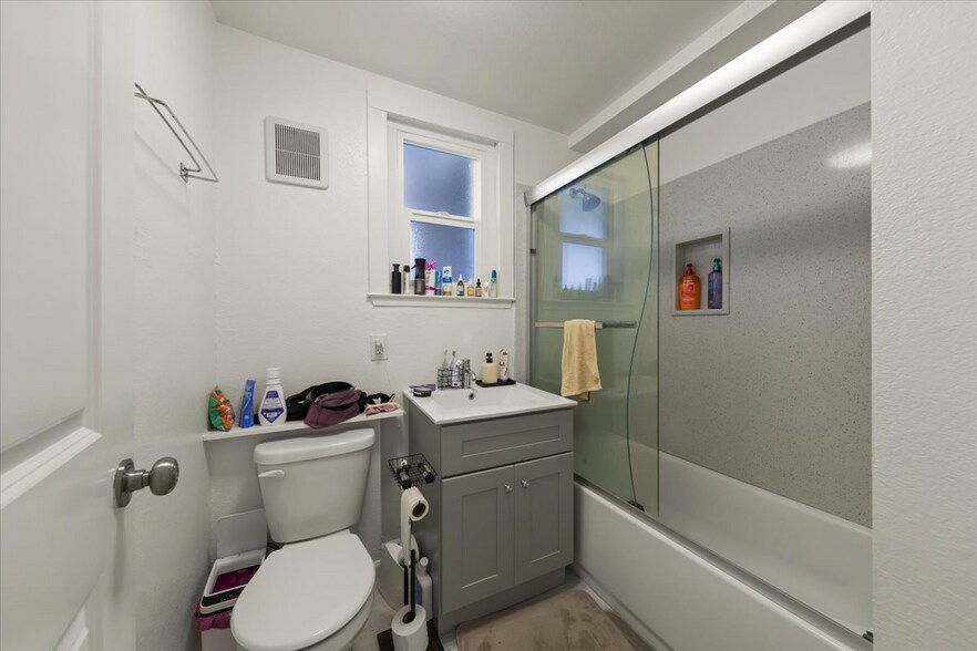 More Photos Of 299 Rhine St, Daly City Apartments For Sale