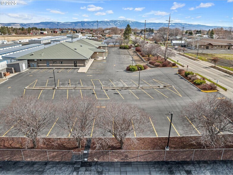 More Photos Of 2519 Cove Ave, La Grande Healthcare For Sale