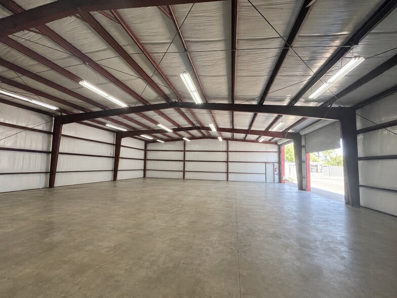 More Photos Of 7173 Cross County Rd, Charleston Service For Lease