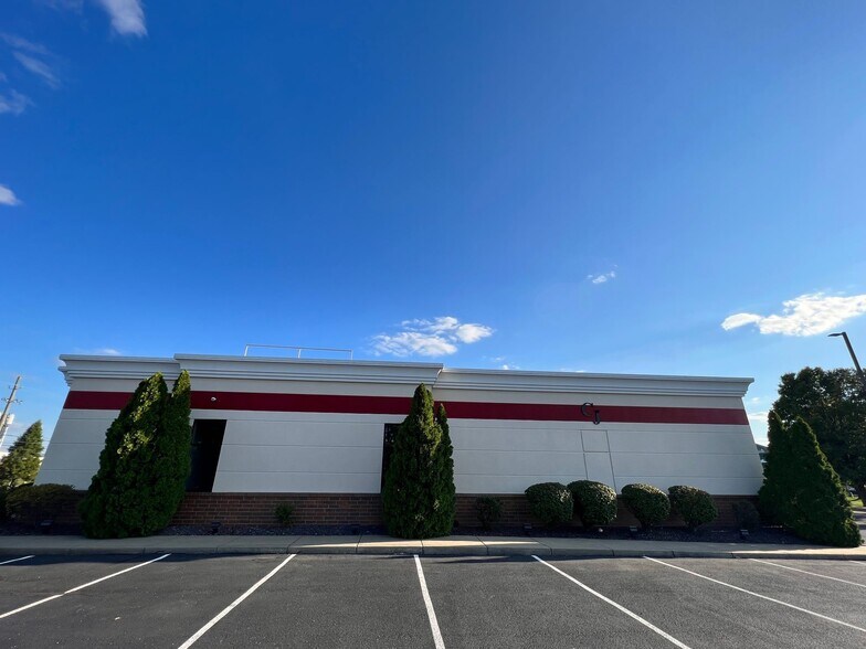 More Photos Of 944 N Burkhardt Rd, Evansville Freestanding For Lease