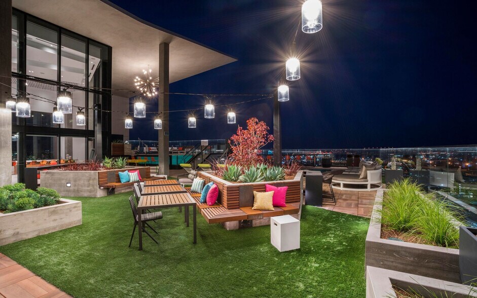 More Photos Of 1501 Island Ave, San Diego Apartments For Lease