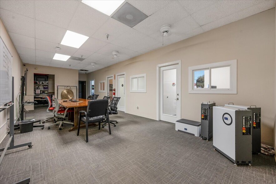 More Photos Of 1343 S Main St, Porterville Warehouse For Sale
