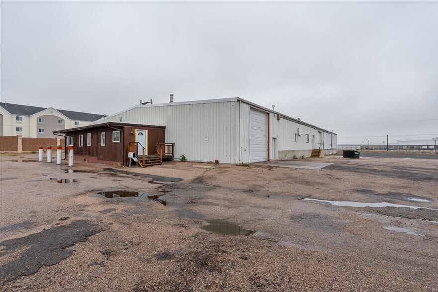 More Photos Of 2302 W Lincolnway, Cheyenne Light Manufacturing For Sale
