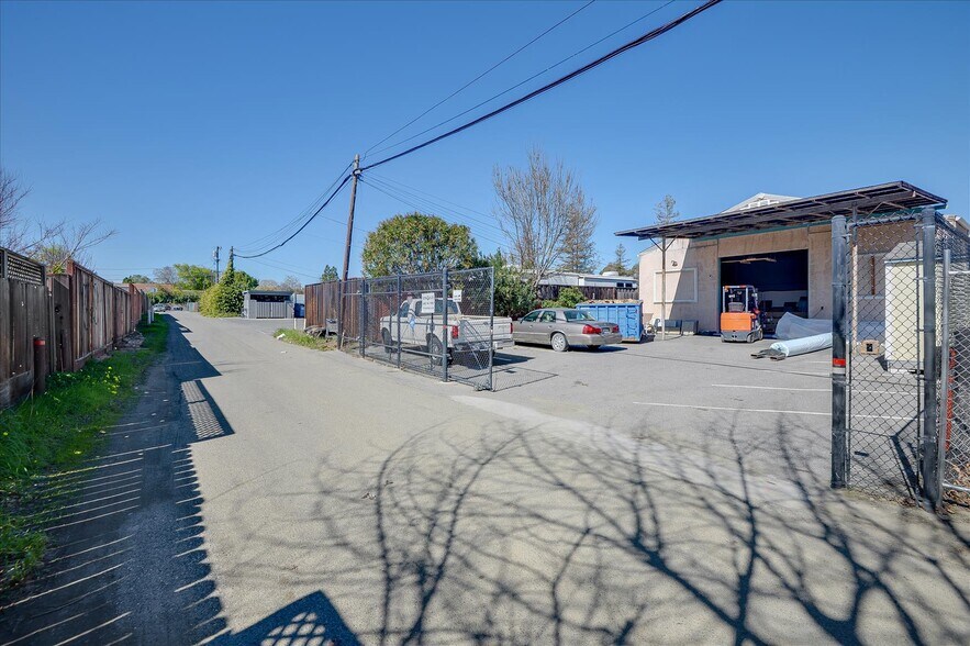 More Photos Of 950 E El Camino Real, Sunnyvale Freestanding For Lease