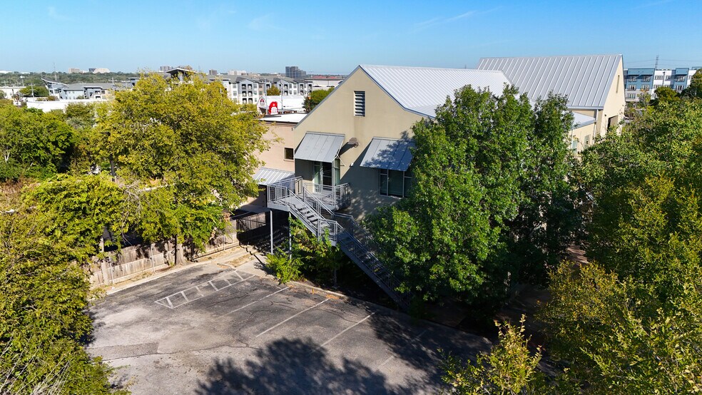More Photos Of 242 W Sunset Rd, San Antonio Office For Sale