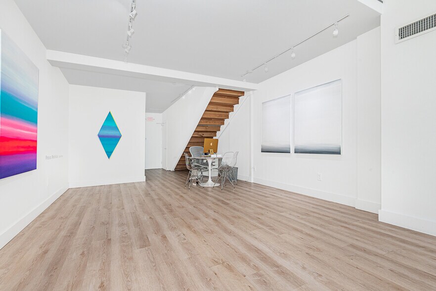 More Photos Of 260 Crandon Blvd, Key Biscayne Bank For Sale