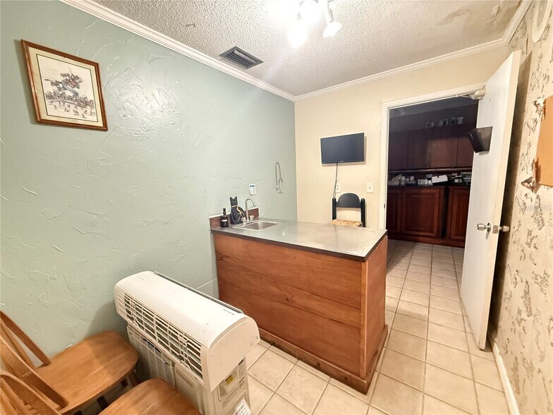 More Photos Of 1631 W Bay Dr, Largo Unknown For Lease