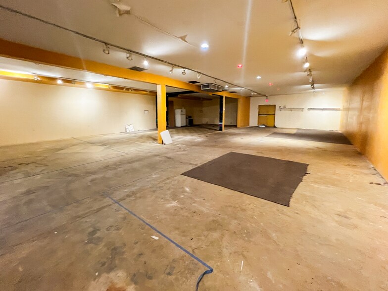 More Photos Of 1300 S Main St, Las Vegas Freestanding For Lease