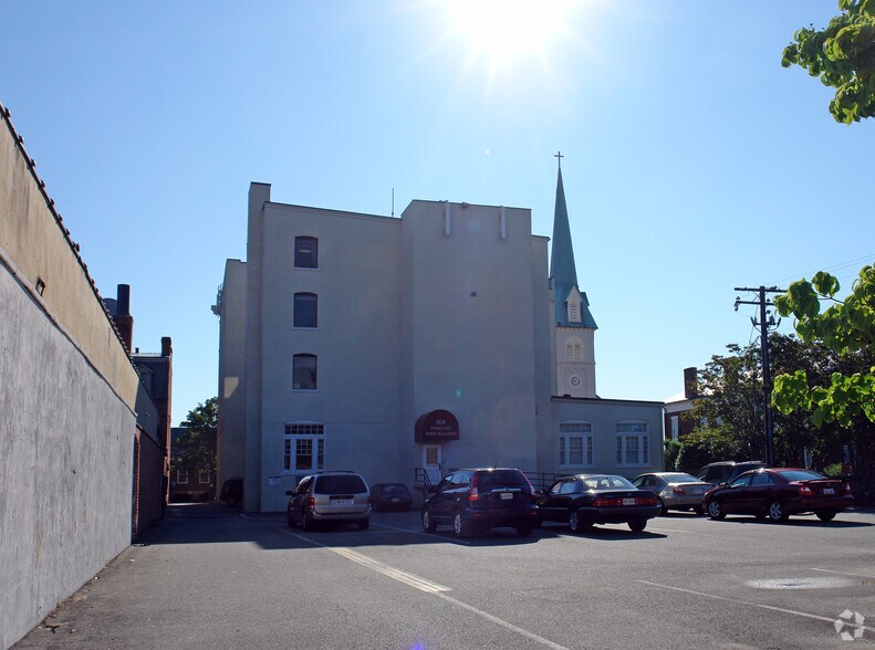 More Photos Of 904 Princess Anne St, Fredericksburg Office For Sale