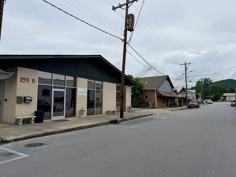 More Photos Of 159 King St, Brevard Office For Lease