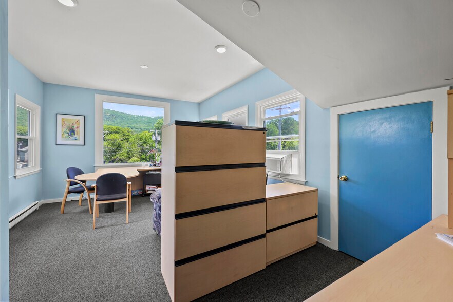 More Photos Of 8 Center St, West Stockbridge Restaurant For Sale