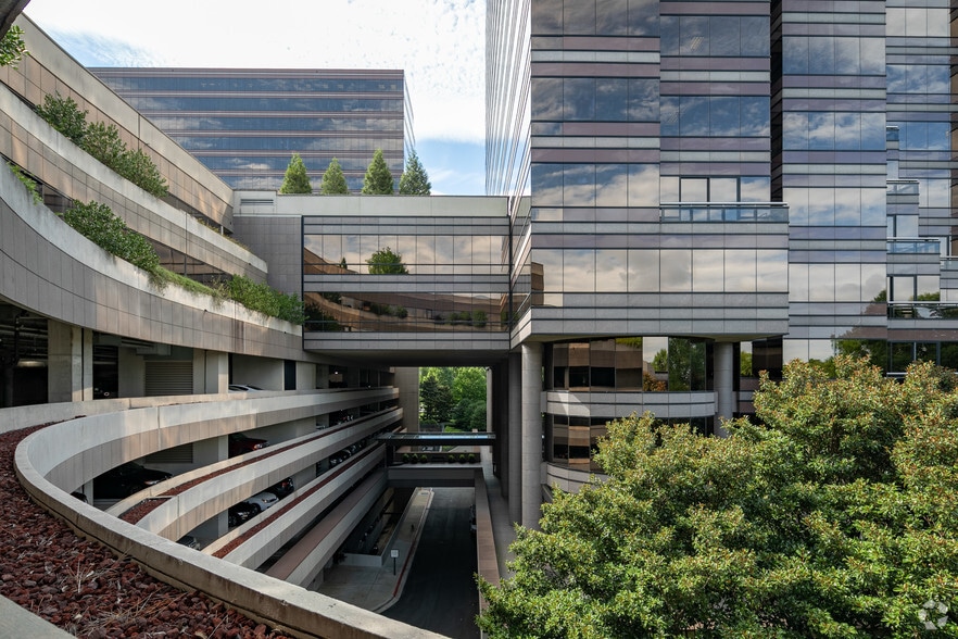 More Photos Of 1100 Abernathy Rd NE, Atlanta Office For Lease