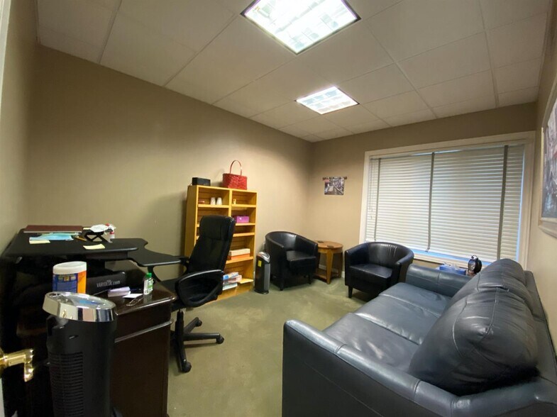 More Photos Of 131-137 Keveling Dr, Saline Medical For Sale