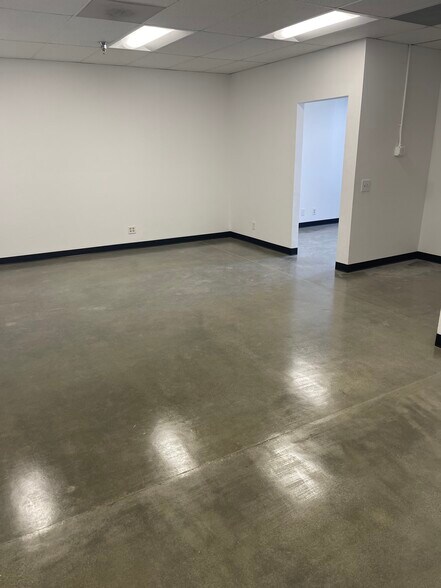 More Photos Of 1861 N Gaffey St, San Pedro Flex For Lease