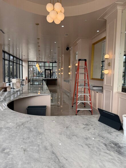 More Photos Of 3920 Peachtree Rd NE, Brookhaven Apartments For Lease