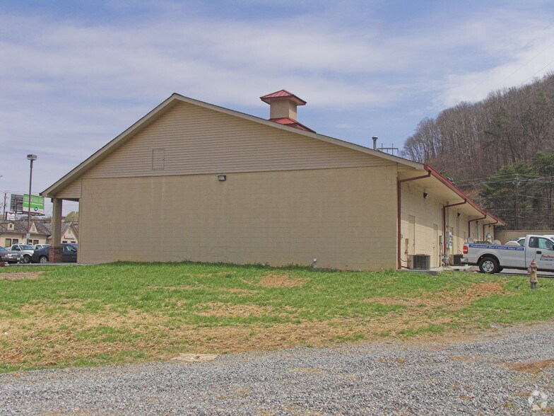 More Photos Of 6667 Maynardville Hwy, Knoxville General Retail For Lease