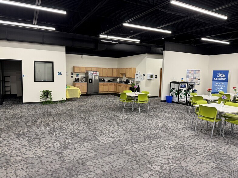 More Photos Of 1133 Corporate Dr, Farmington Medical For Lease