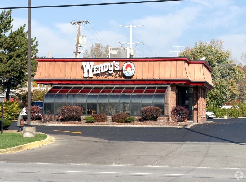 Primary Photo Of 5560 W Central Ave, Toledo Fast Food For Sale