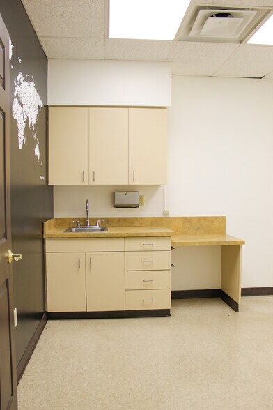 More Photos Of 326 Cooper St, Cedar Hill Medical For Lease