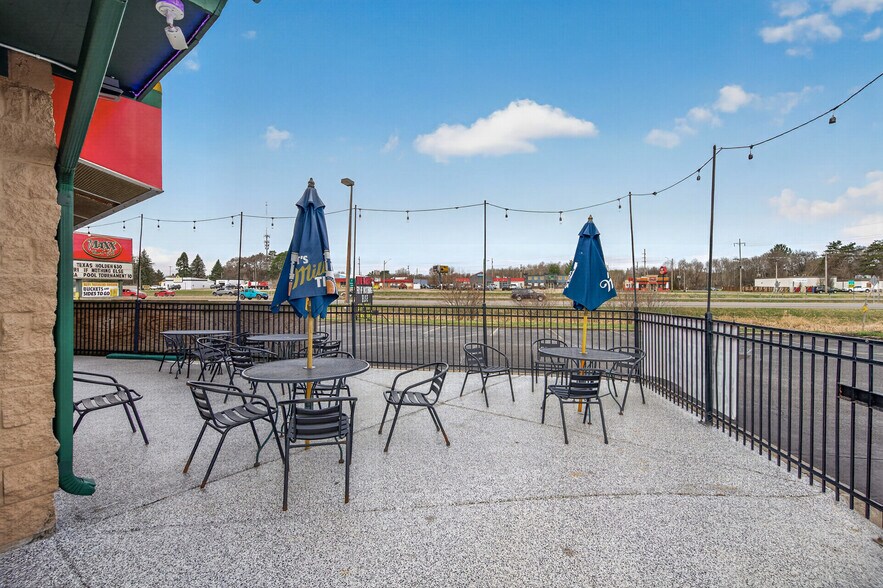 More Photos Of 17646 NE Central Ave, Ham Lake Restaurant For Sale