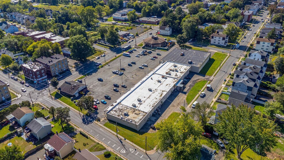 More Photos Of , Hartford General Retail For Sale