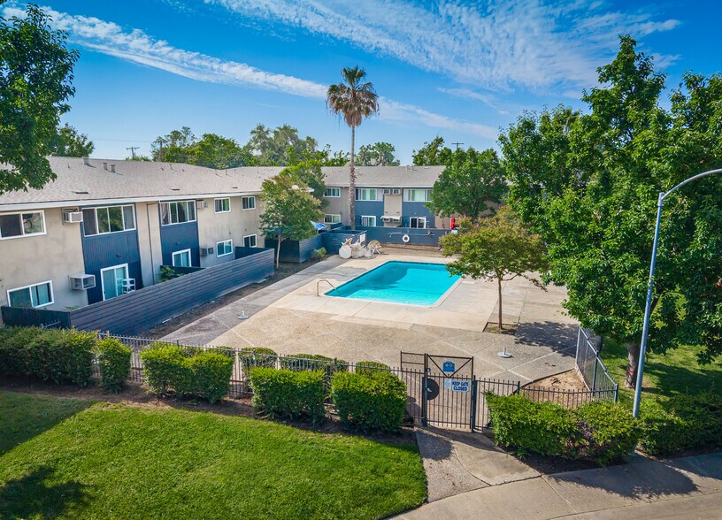 More Photos Of 5520 Generals Pl, North Highlands Apartments For Sale
