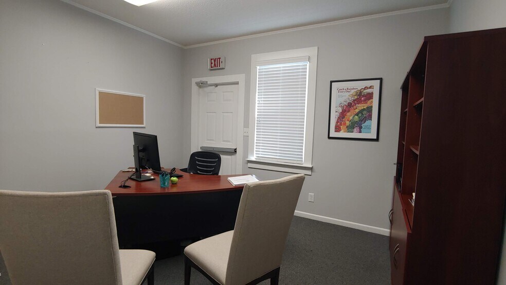 More Photos Of 407 W Main St, Lexington Office For Lease
