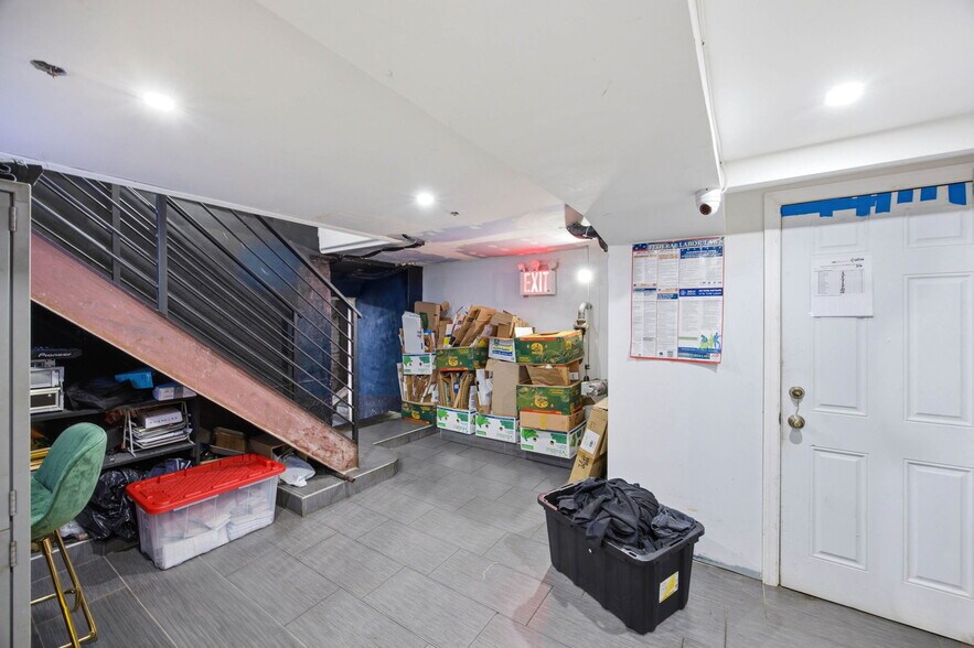 More Photos Of 1041 Flushing, Brooklyn Restaurant For Lease