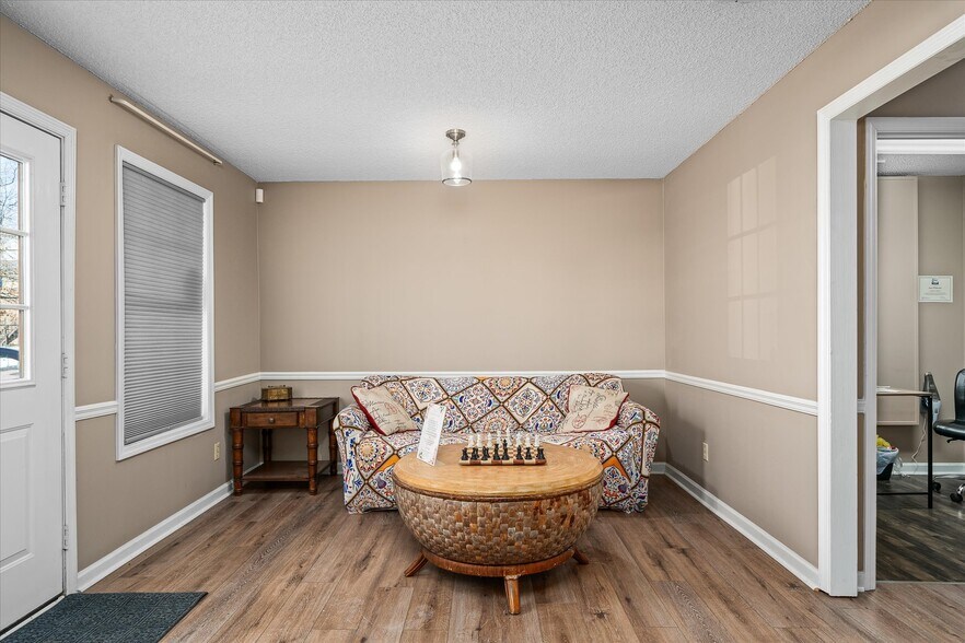 More Photos Of 142 West Ave, Crossville Medical For Sale