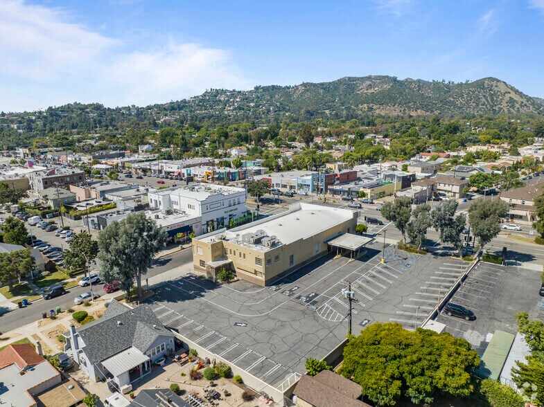 More Photos Of 3250 Glendale Blvd, Los Angeles Storefront Retail Office For Lease