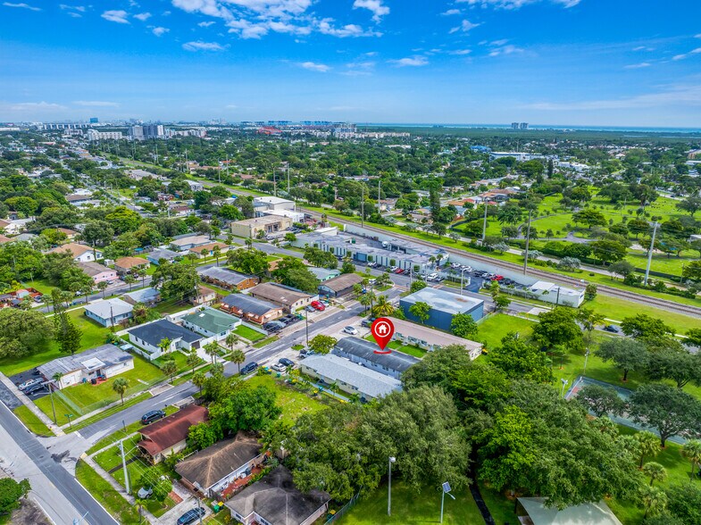 More Photos Of 711 SW 10th St, Dania Beach Apartments For Sale