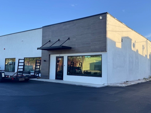 More Photos Of 2030-2046 Harvard St, Sarasota Showroom For Lease