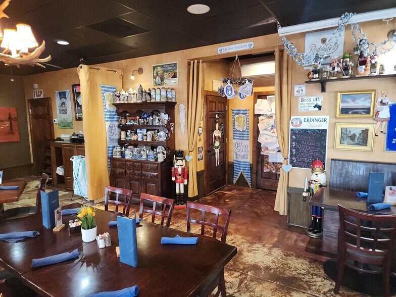More Photos Of 111 W Olympia Ave, Punta Gorda Restaurant For Sale
