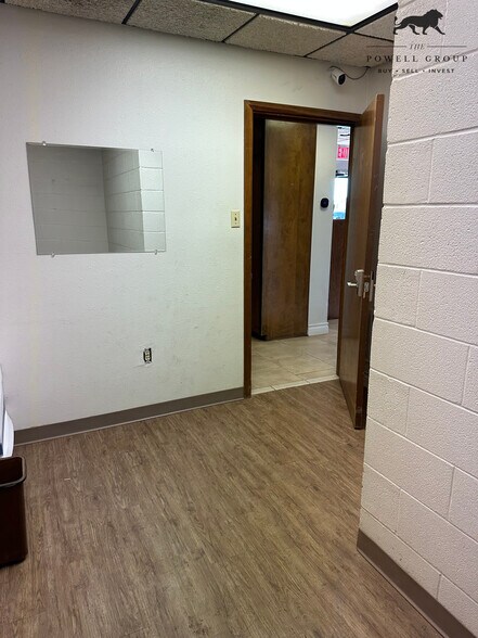 More Photos Of 5929 50th St, Lubbock Service For Lease