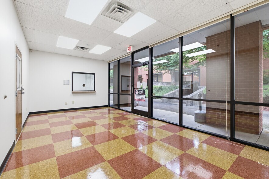 More Photos Of 104-176 Cude Ln, Madison Medical For Lease