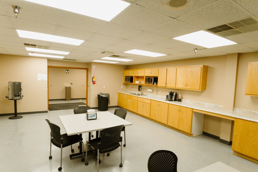 More Photos Of 714 Corporation St, Aberdeen Warehouse For Sale