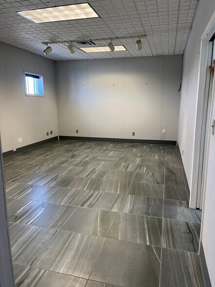 More Photos Of 2009 Hatfield Rd, Pearland Warehouse For Lease