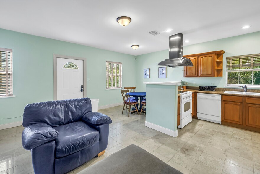 More Photos Of , Tampa Multifamily For Sale