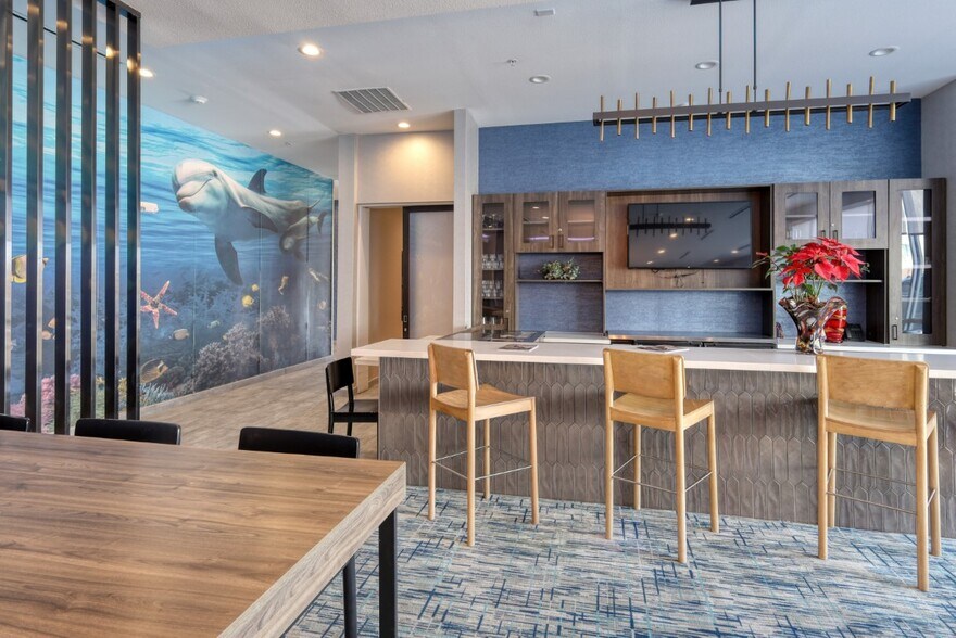 More Photos Of 1002 63rd St, Galveston Hotel For Sale