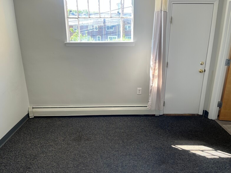 More Photos Of 642 E Chester Pike, Ridley Park Medical For Sale