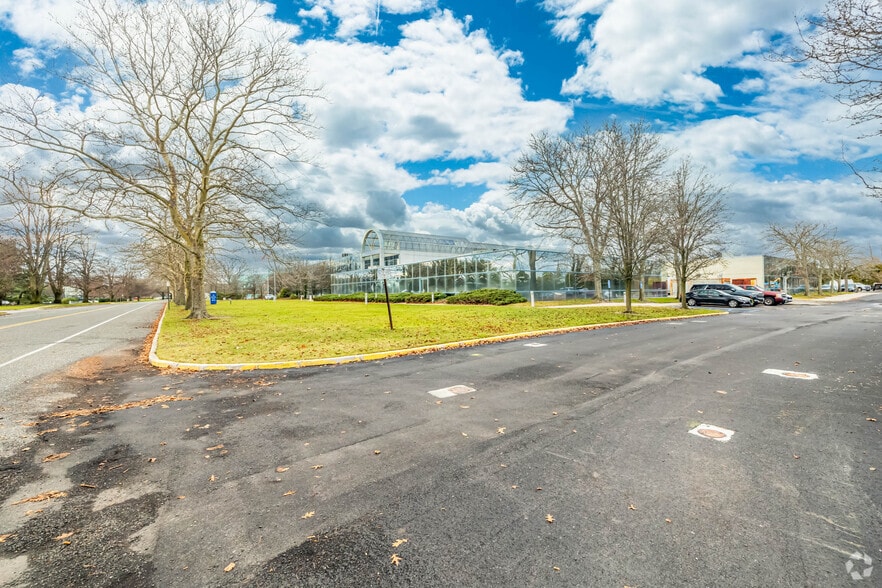 More Photos Of 25 Melville Park Rd, Melville Office For Sale