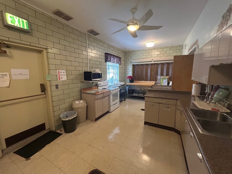 More Photos Of 21 Cromwell Rd, Cincinnati Religious Facility For Sale