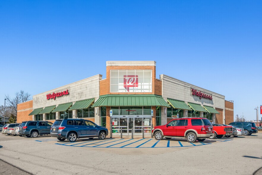 More Photos Of 201 Highway 31 NW, Hartselle Drugstore For Sale